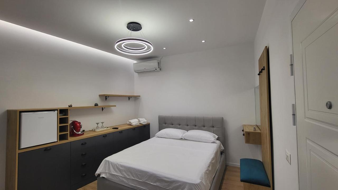 Karanxha'S Room Tiranë Ngoại thất bức ảnh